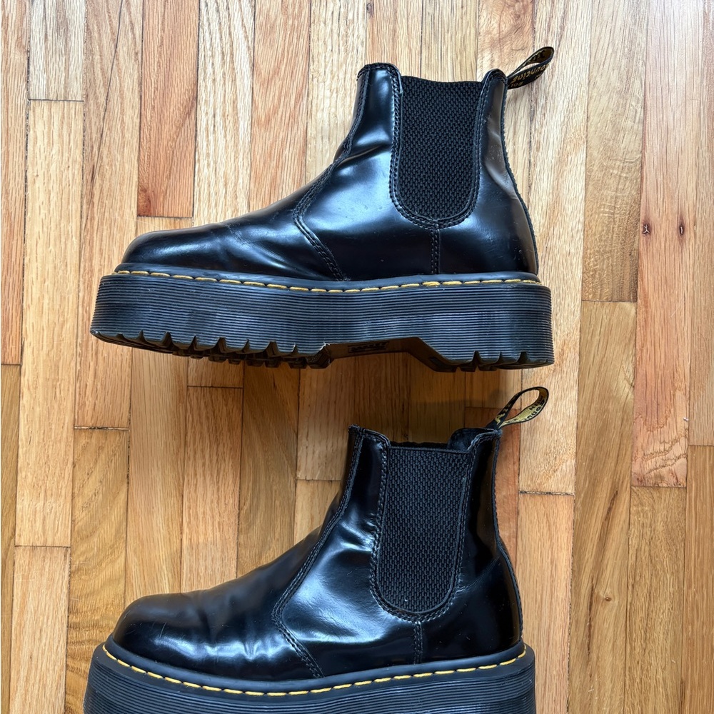 WOMENS DR MARTENS 2976 QUAD BOOTS